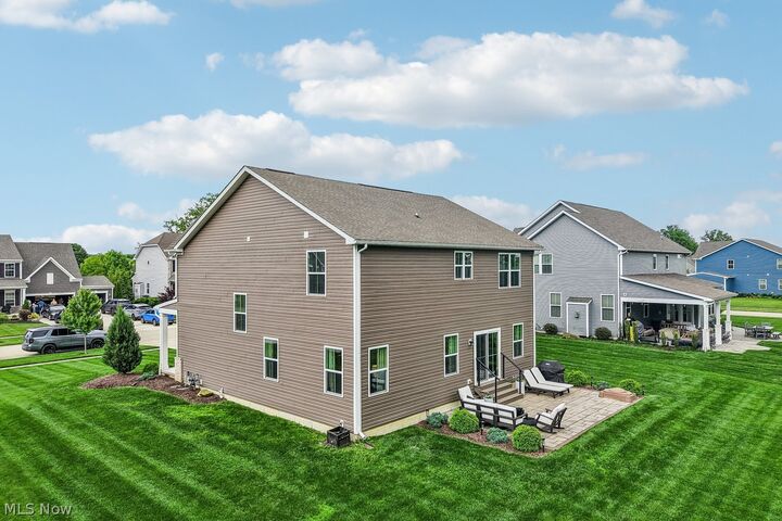 Property Photo:  9074 Winfield Lane  OH 44039 
