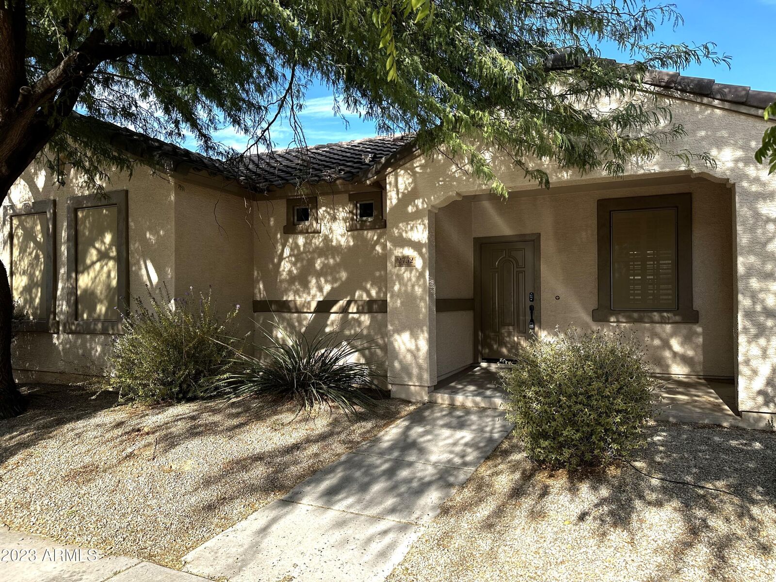 Property Photo: 2752 E Bart Street AZ 85295