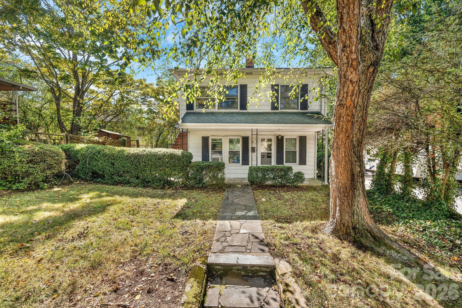 Property Photo: 8 Maple Crescent Street NC 28806