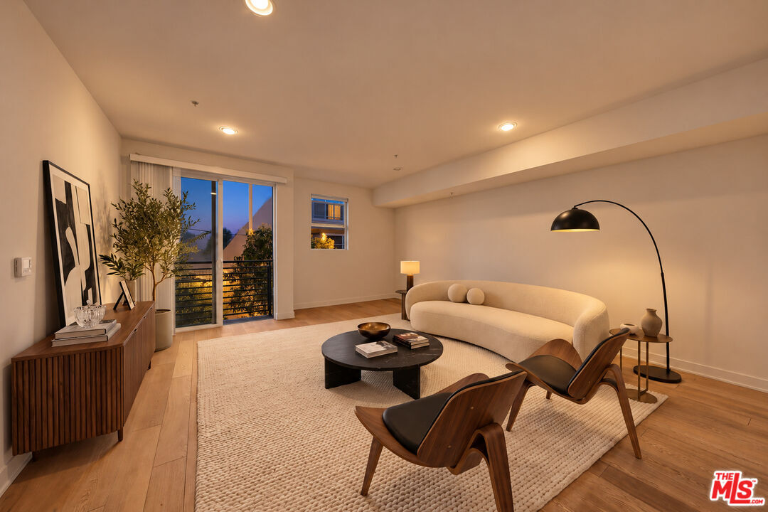 Property Photo:  436 S Virgil Ave, Unit 308  CA 90020 