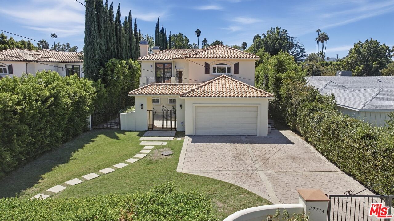 Property Photo: 22716 Sylvan St CA 91367