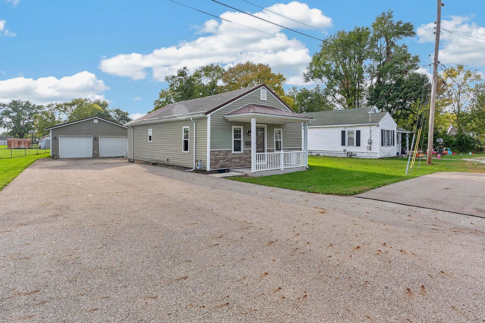 Property Photo:  1319 Pearl Street  OH 43160 