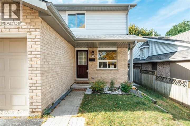 Property Photo:  537 Barwick Crescent  ON N2K 3P4 