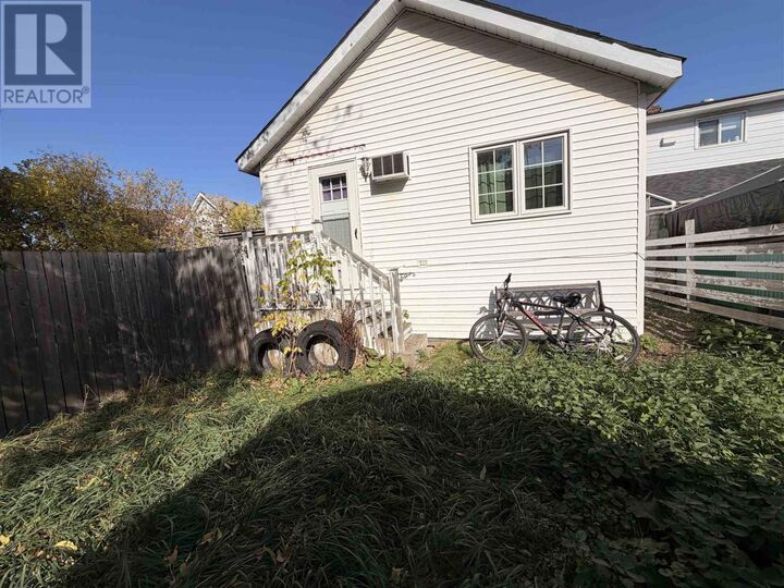 Property Photo:  24 Pardee Ave  ON P6B 1V8 