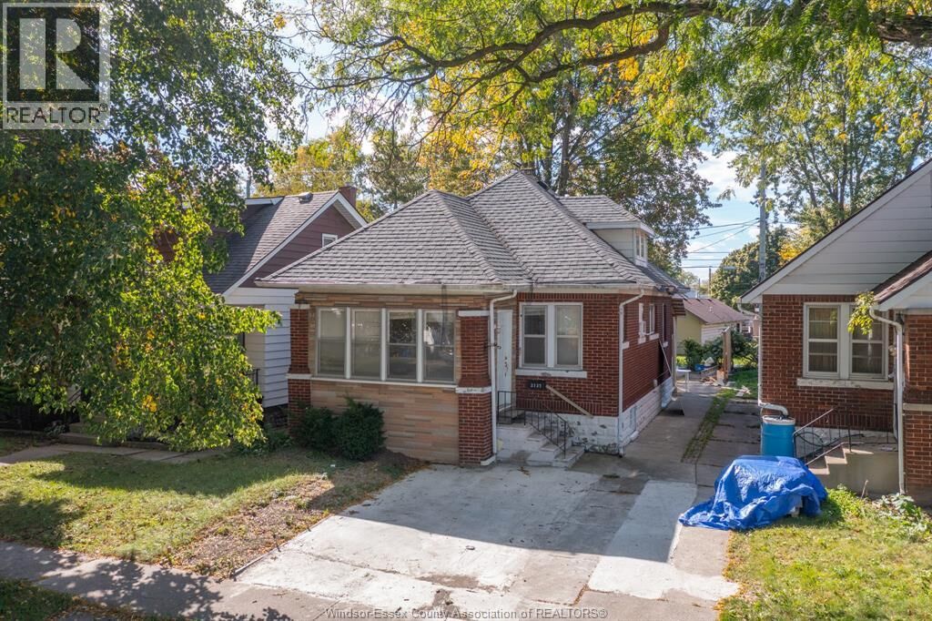 Property Photo:  2137 York Street  ON N8X 1W8 
