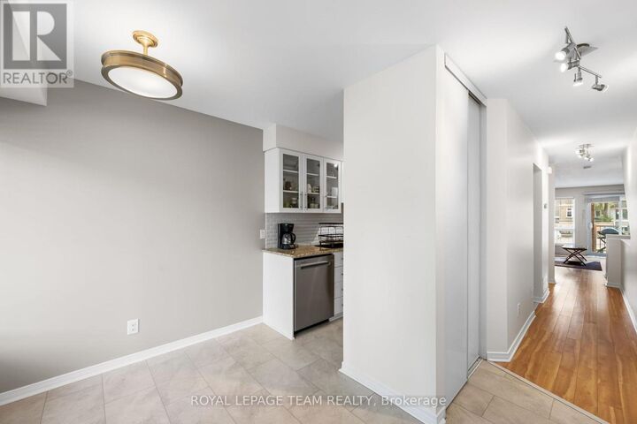 Property Photo:  241 Lyon Street North  ON K1R 1B4 