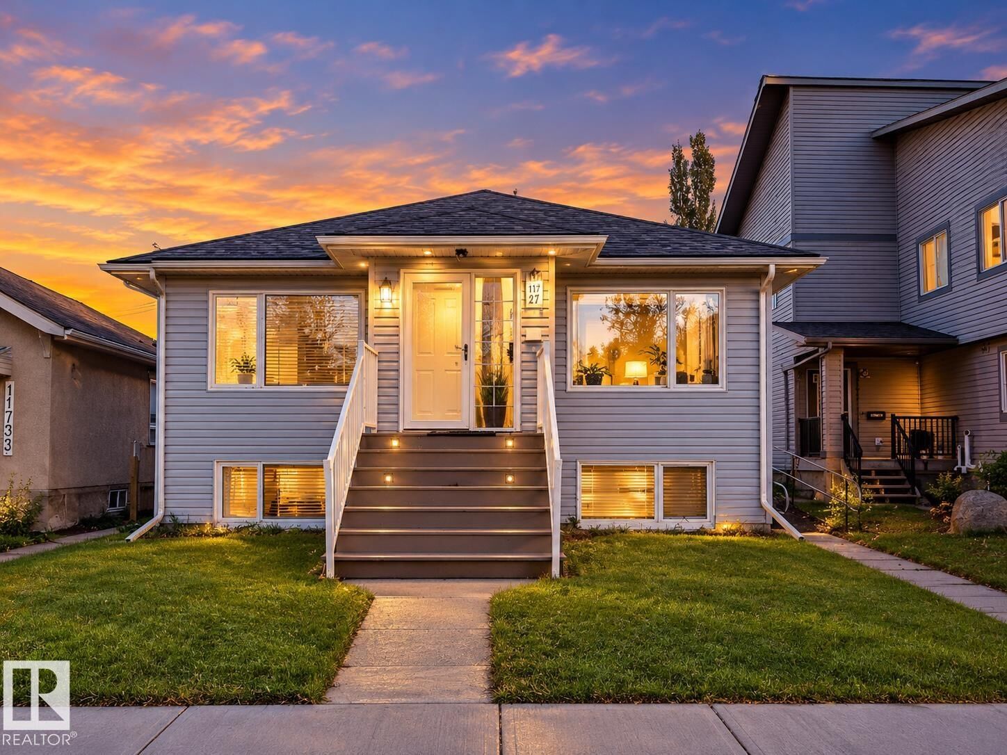 Property Photo:  11727 92 Street NW  AB T5G 1A2 