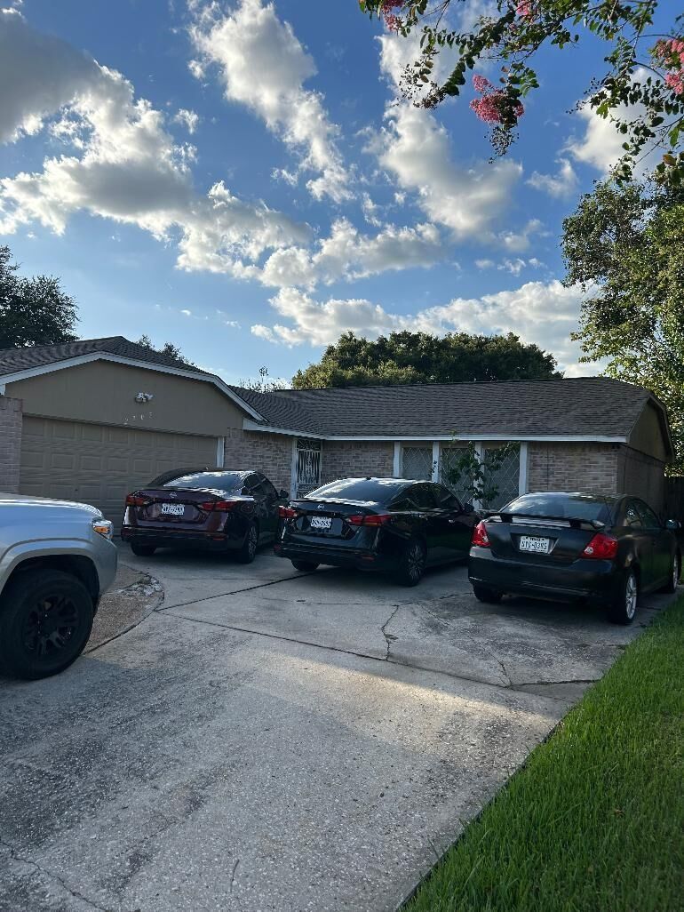 Property Photo: 2707 Crested Butte Court TX 77067