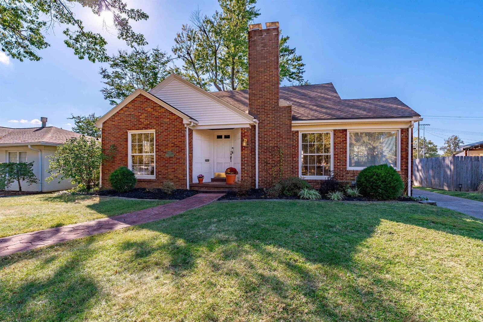 Property Photo: 423 Runnymeade Avenue IN 47714