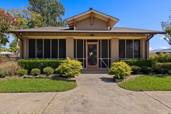 Property Photo: 108 Lawrence Street TX 75662