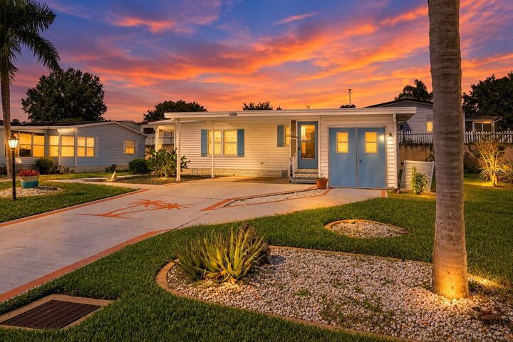 Property Photo:  25109 Clifford Hill  FL 34748 