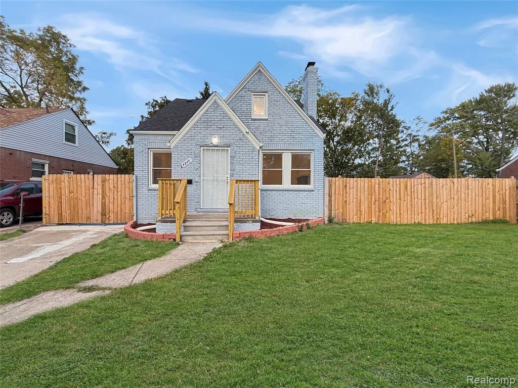 Property Photo:  4844 Manistique Street  MI 48215 2124 