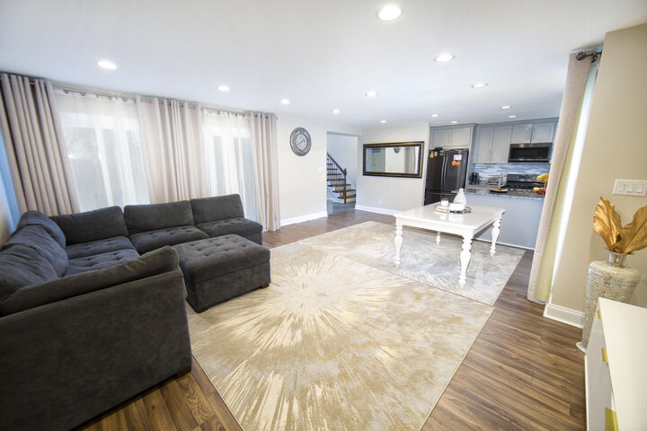Property Photo:  1228 W Baldwin Ct  WI 53092 
