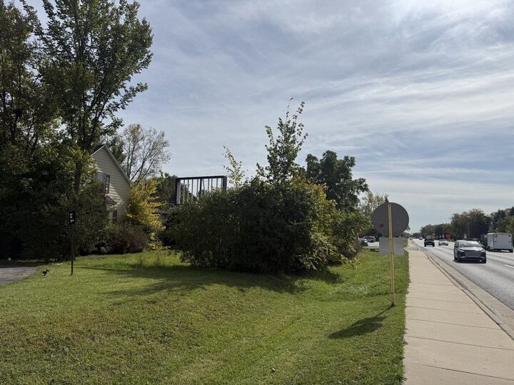 Property Photo:  826 Smith Avenue  IL 60044 
