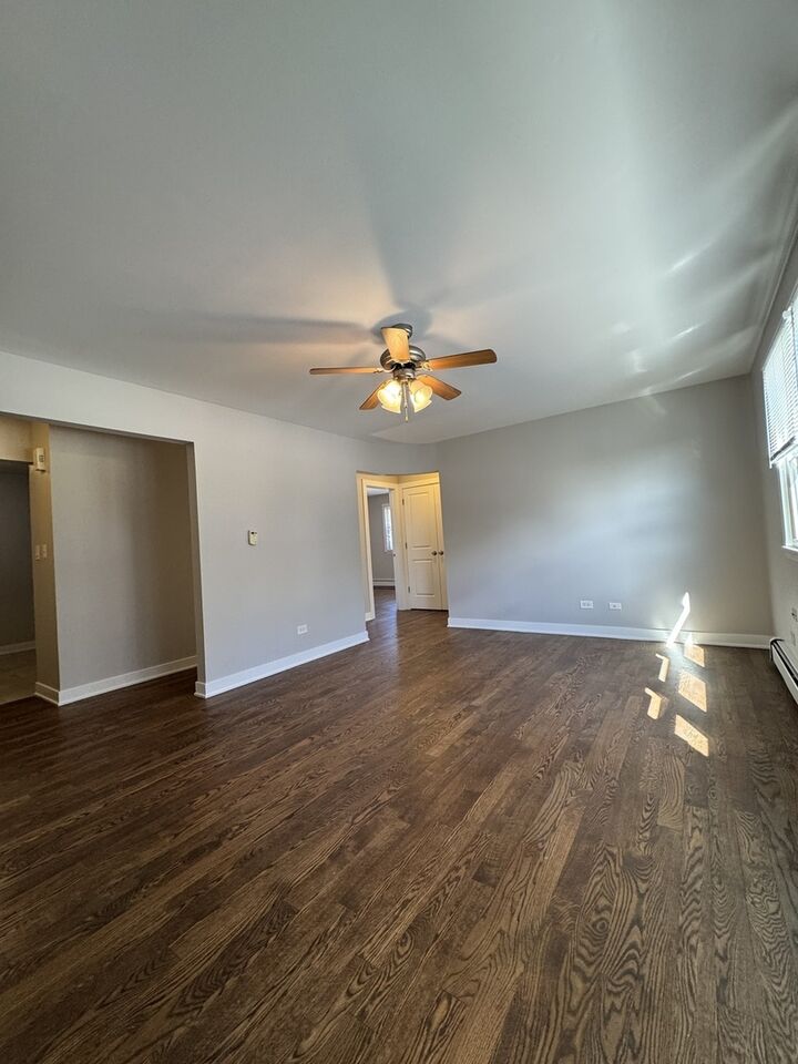 Property Photo: 4612 Forest Avenue 6 IL 60513