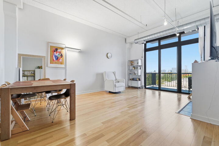 Property Photo:  811 W 15th Place 605  IL 60608 