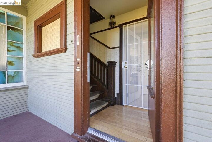 Property Photo:  170 Vernon Ter  CA 94610 