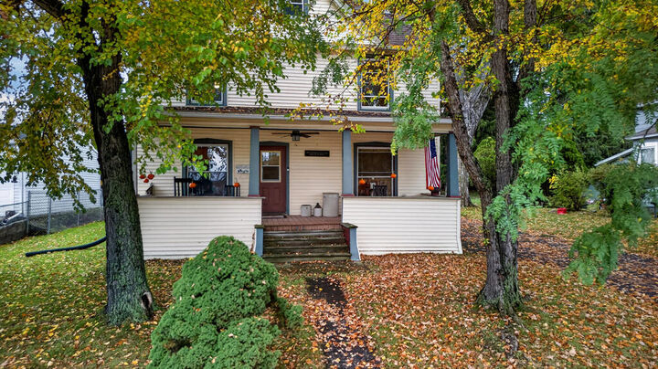 Property Photo:  103 Walnut St  PA 18810 