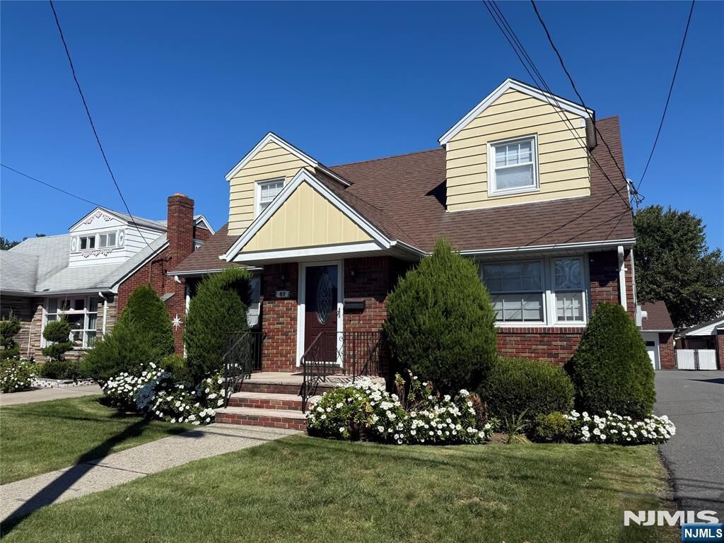 Property Photo:  89 Strong Street  NJ 07057 