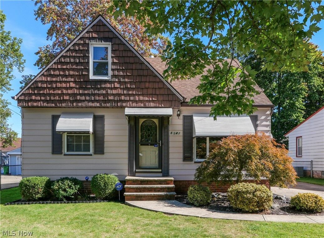 Property Photo: 5141 W 8th Street OH 44131