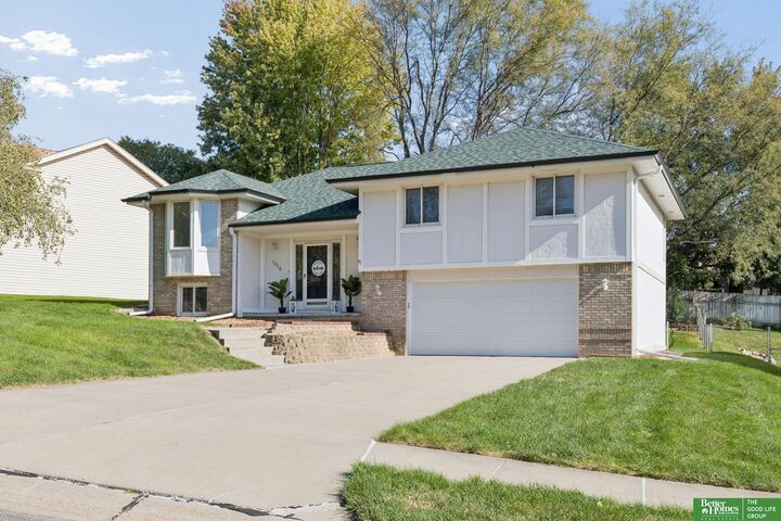 Property Photo:  1014 Haverford Drive  NE 68046 