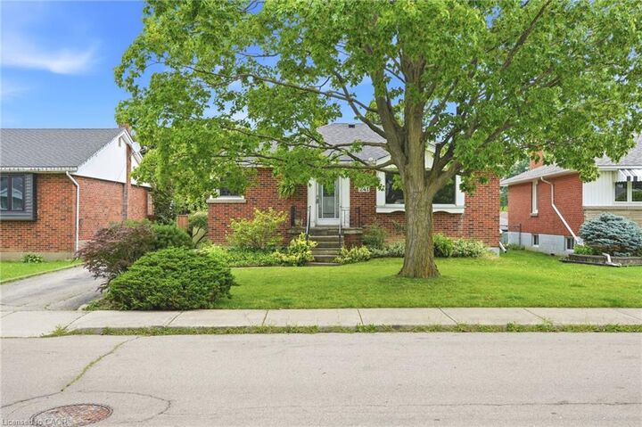 Property Photo:  241 East 44th Street  ON L8T 3H7 