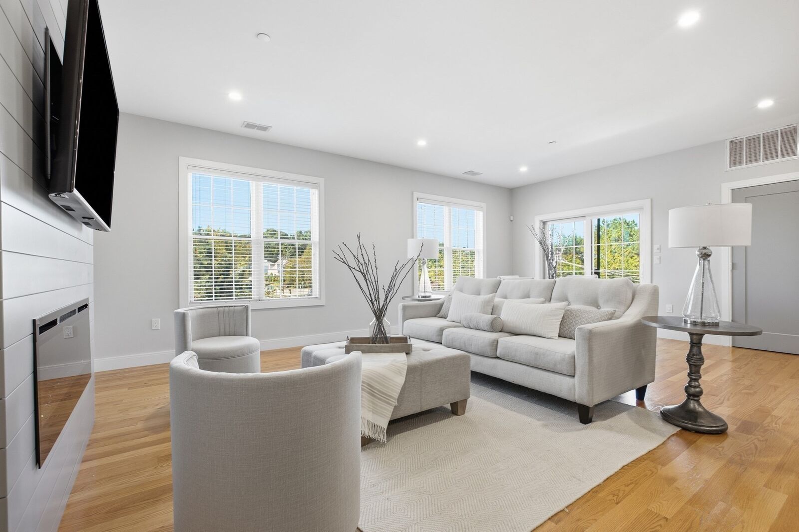 Property Photo:  178 Robertson St Ph7  MA 02169 