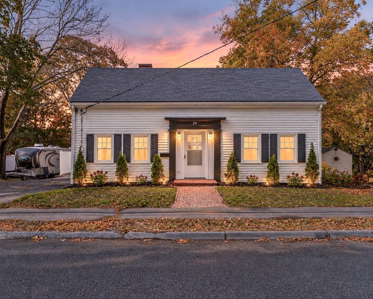 Property Photo:  39 Forest St  MA 01923 
