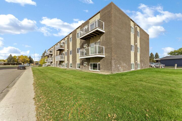 Property Photo:  2987 Dunmore Road SE 301  AB T1B 1E1 