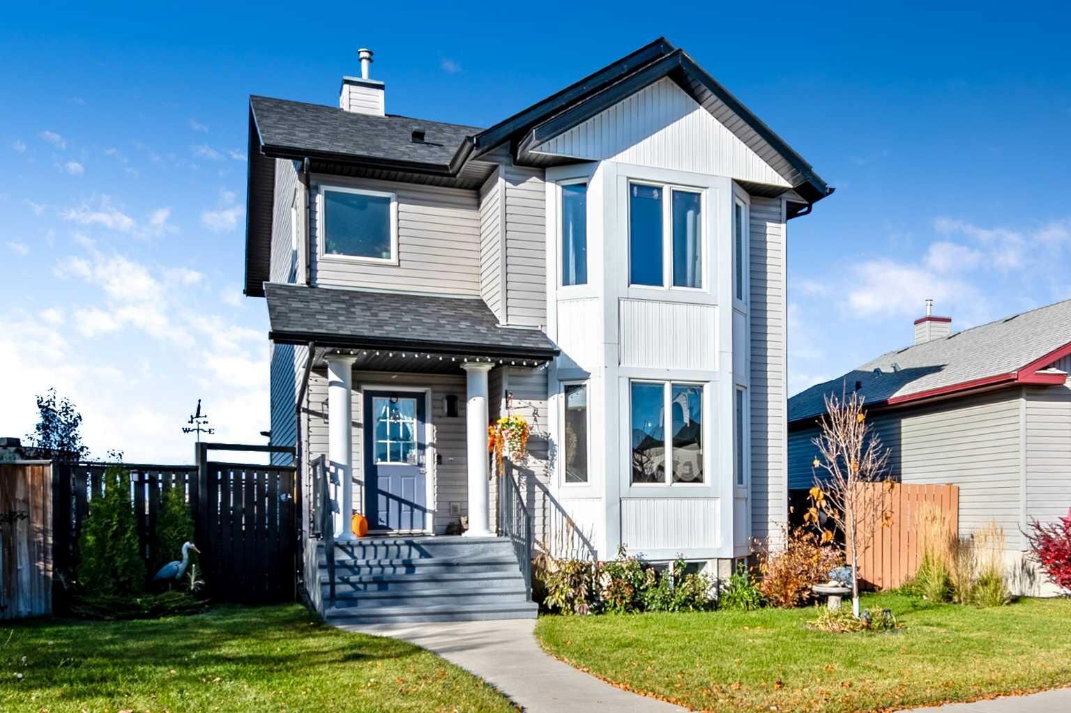Property Photo:  32 Sunrise Close SE  AB T1V 1Z3 