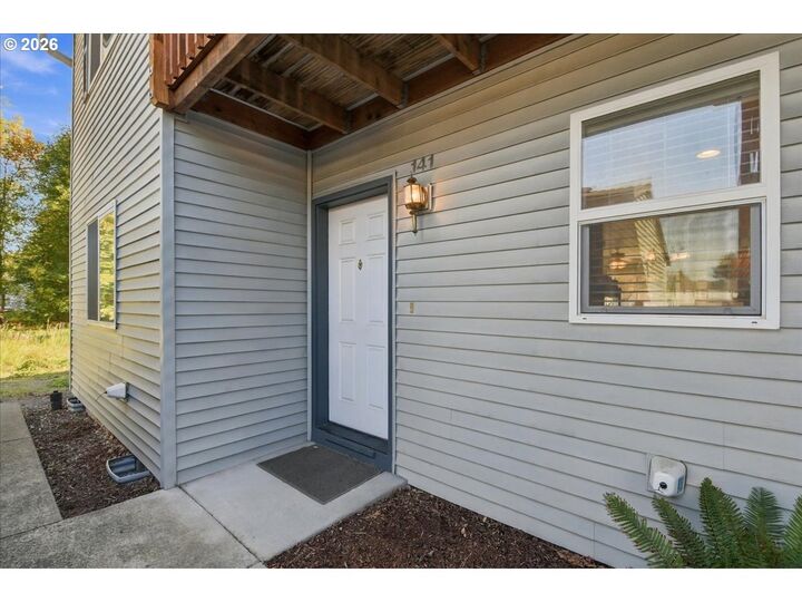 Property Photo:  4000 NE 109th Ave Bb141  WA 98682 