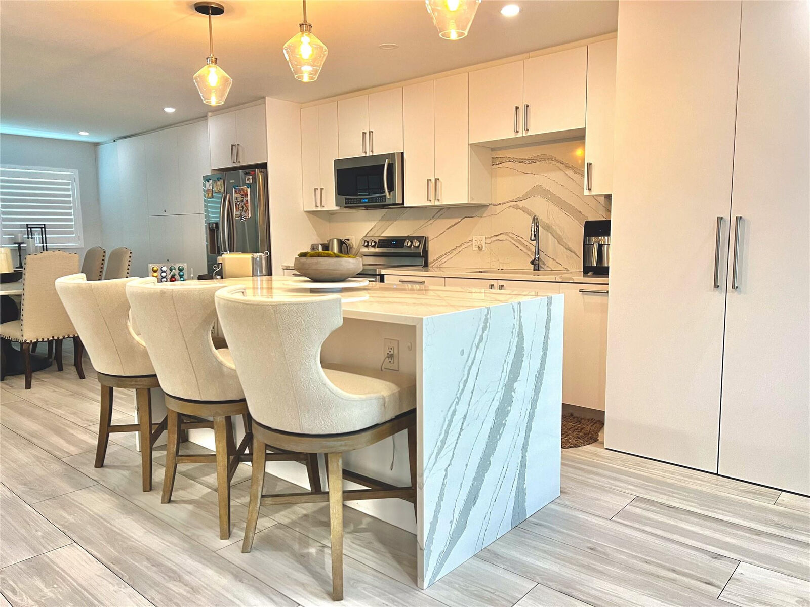 Property Photo:  2115 NE 37th Drive  FL 33308 