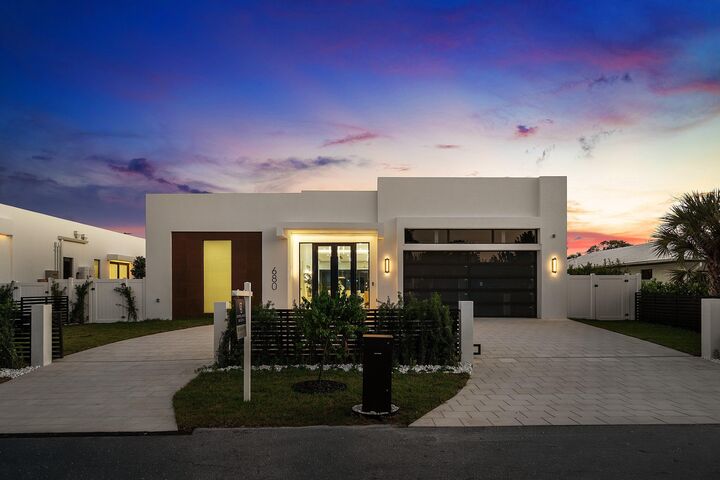 Property Photo: 680 Hastings Street FL 33487