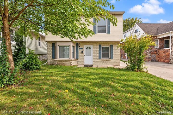 Property Photo:  23060 Berdeno Avenue  MI 48030 