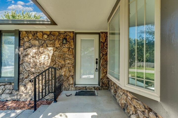 Photo de la propriété:  630 N Oak Forest Ln  KS 67037 