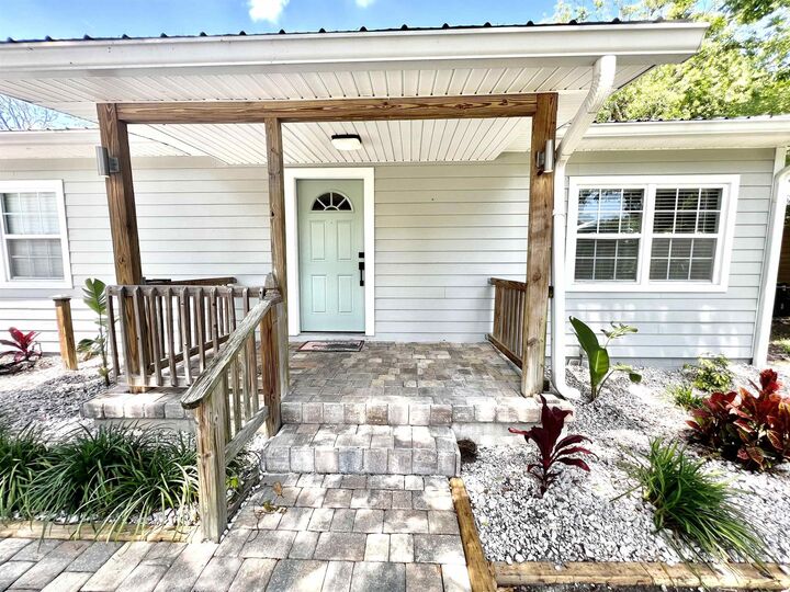Property Photo: 804 W 2nd St FL 32084