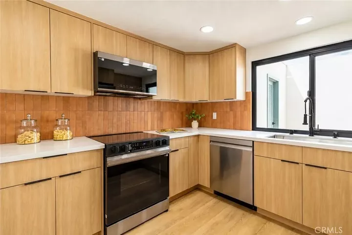 Property Photo: 1012 Saint Thomas CA 92264