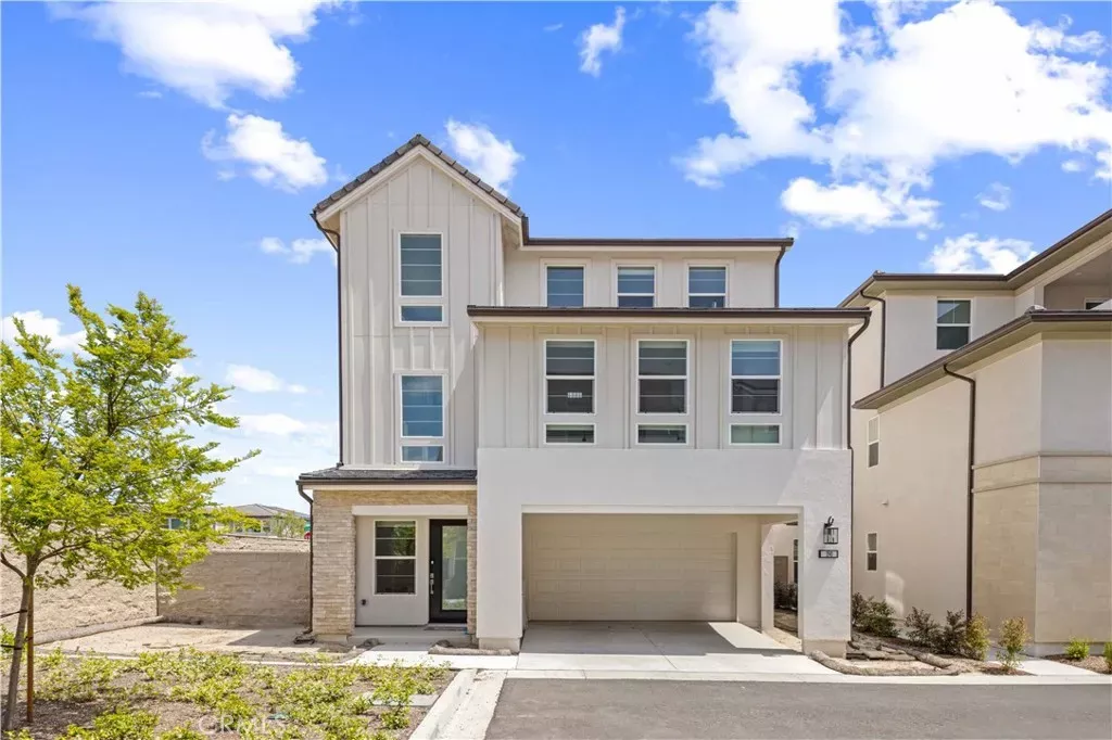 Property Photo: 190 Tivoli CA 92630