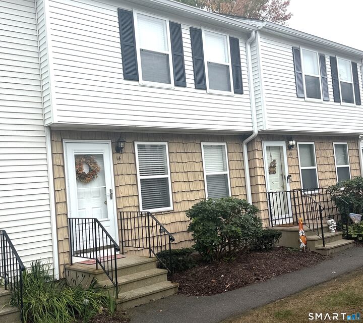 Property Photo:  14 Larkspur Lane 14  CT 06033 