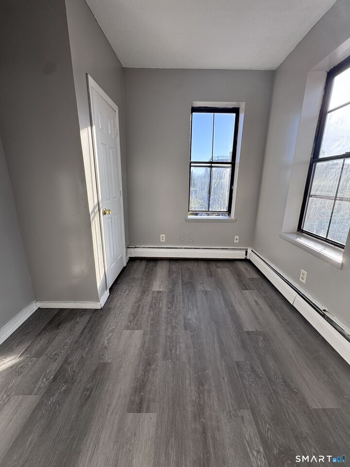 Property Photo:  56 Maple Avenue 302  CT 06114 