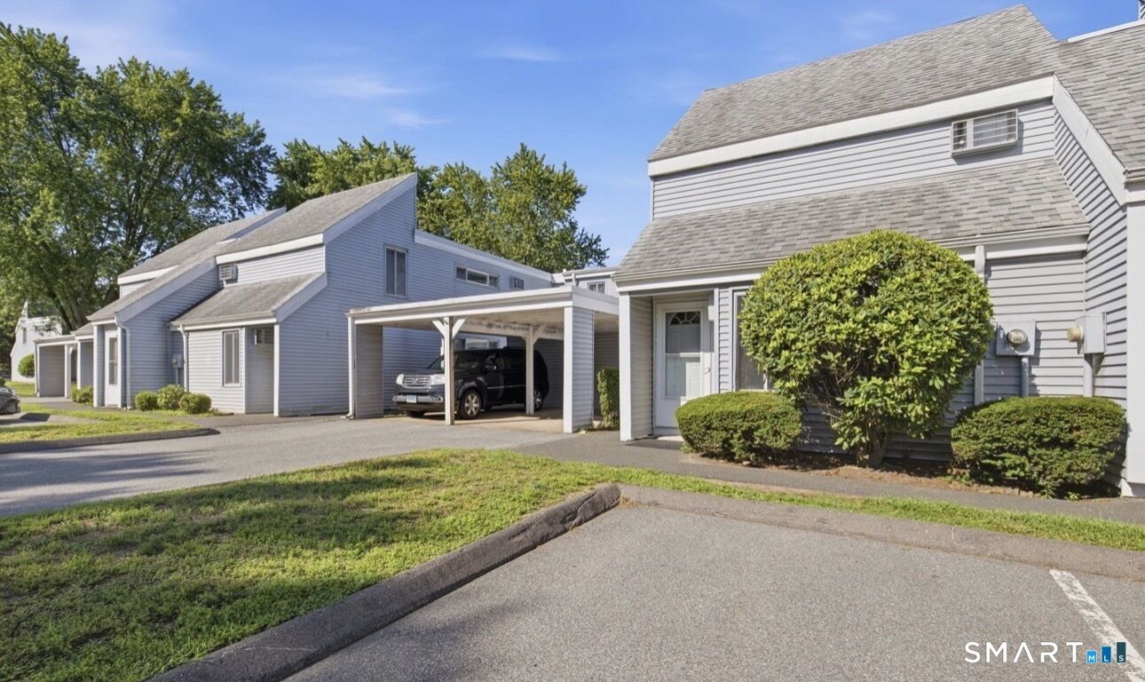 Property Photo:  30 Cinnamon Springs 30  CT 06074 