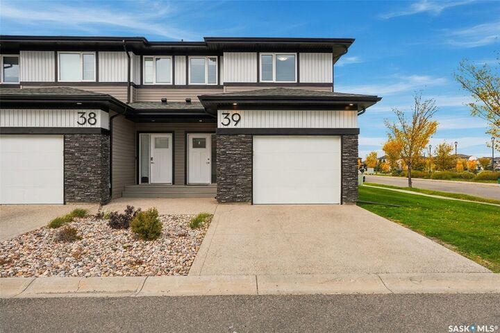 Property Photo:  5301 Beacon Drive 39  SK S4W 0R6 