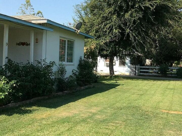 Property Photo: 12261 Avenue 322 CA 93291
