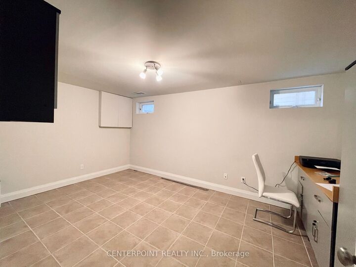 Property Photo:  29 Chipping Road Bsmt  ON M3B 1L2 