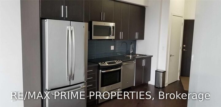 Property Photo: 50 Bruyeres Mews Ph 02 ON M5V 0H8