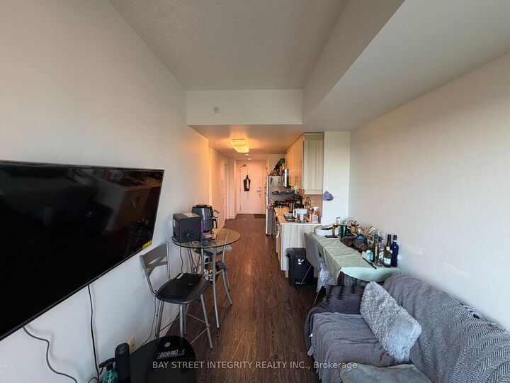 Property Photo:  158 King Street 902  ON N2J 0E5 