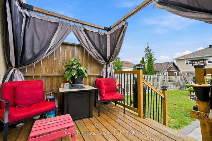 Property Photo:  61 Lindsay Street N  ON K9V 1T6 