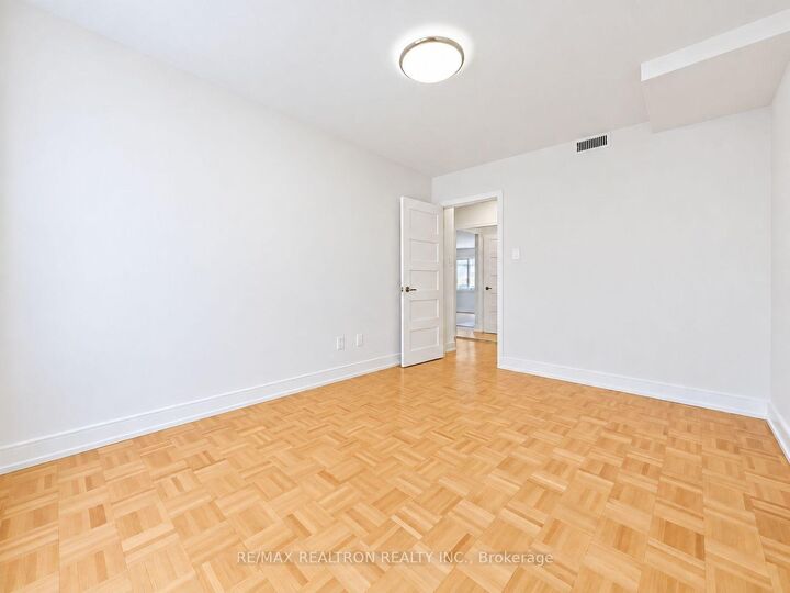 Property Photo:  95 Lawton Boulevard 307  ON M4V 1Z8 