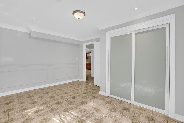 Property Photo:  99 Willis Road Lower  ON L4L 2S4 