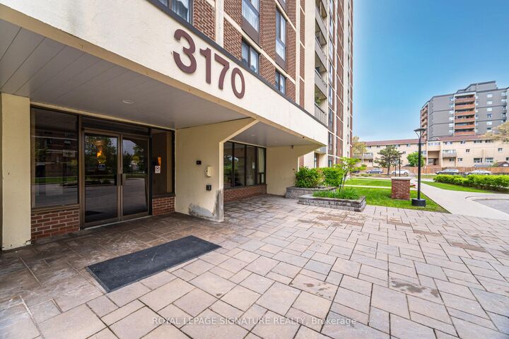 Property Photo: 3170 Kirwin Avenue 1003 ON L5A 3R1